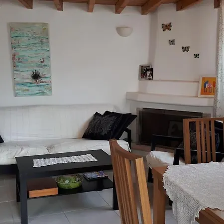 Katerina's Traditional House In Lefkes Village *